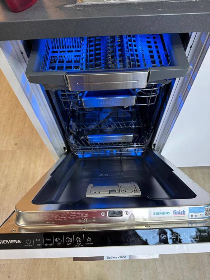 Traumhafte Haushaelfte Mit Kamin, Garten & Whirlpool Appartement *