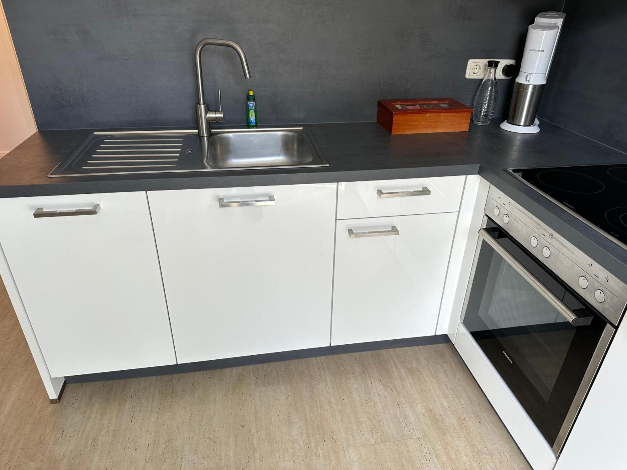 Traumhafte Haushaelfte Mit Kamin, Garten & Whirlpool Berlijn